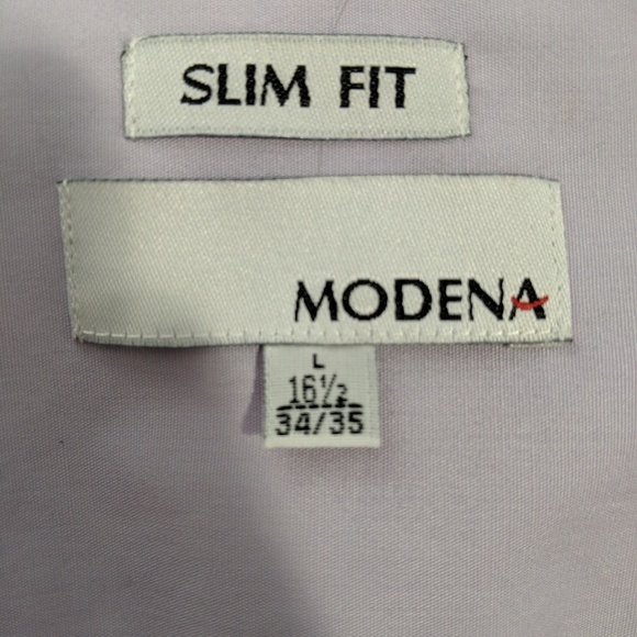 Button down - Picture 2 of 3